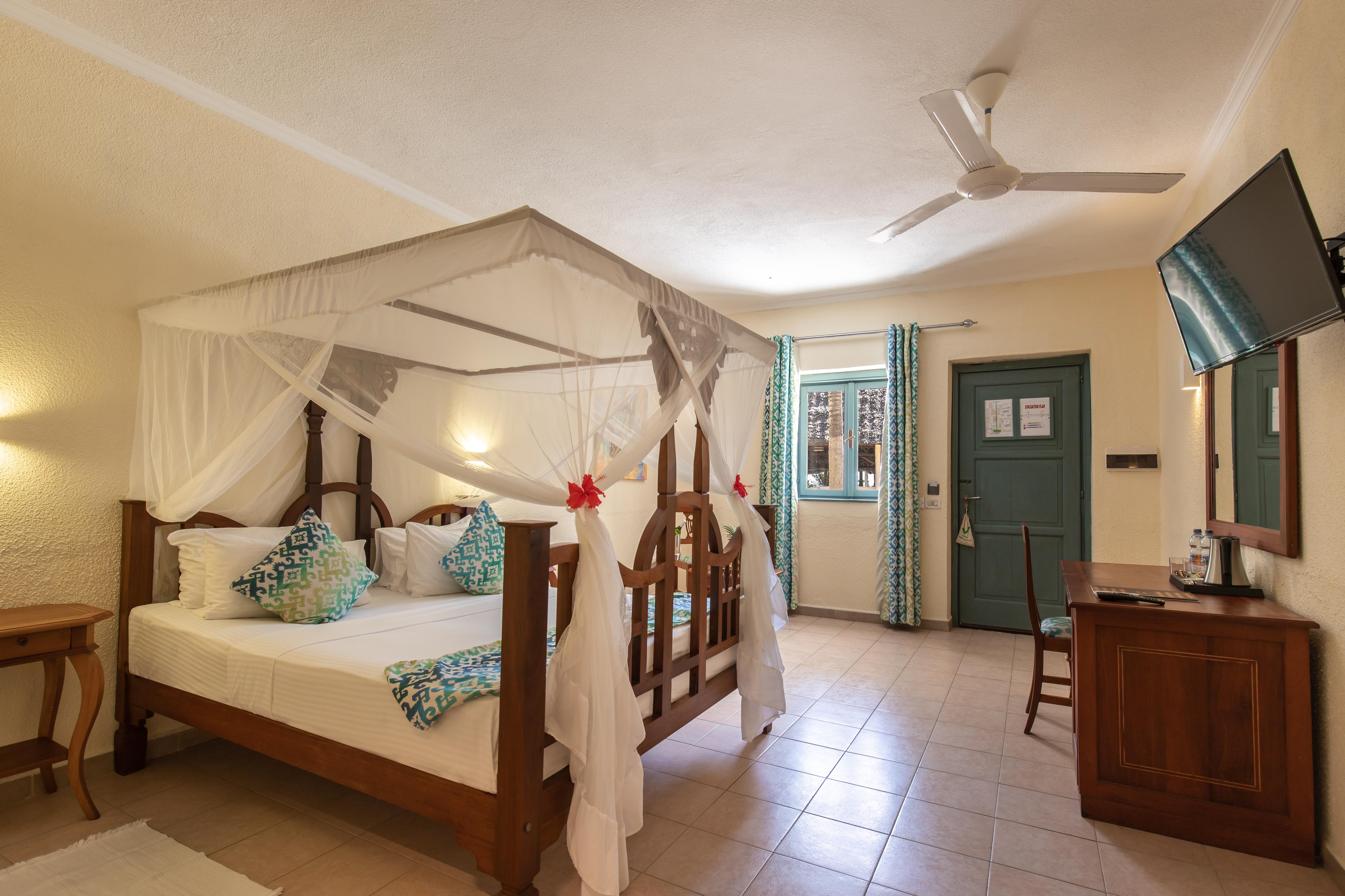 Kiwengwa Beach Resort Exterior photo A room at the hotel
