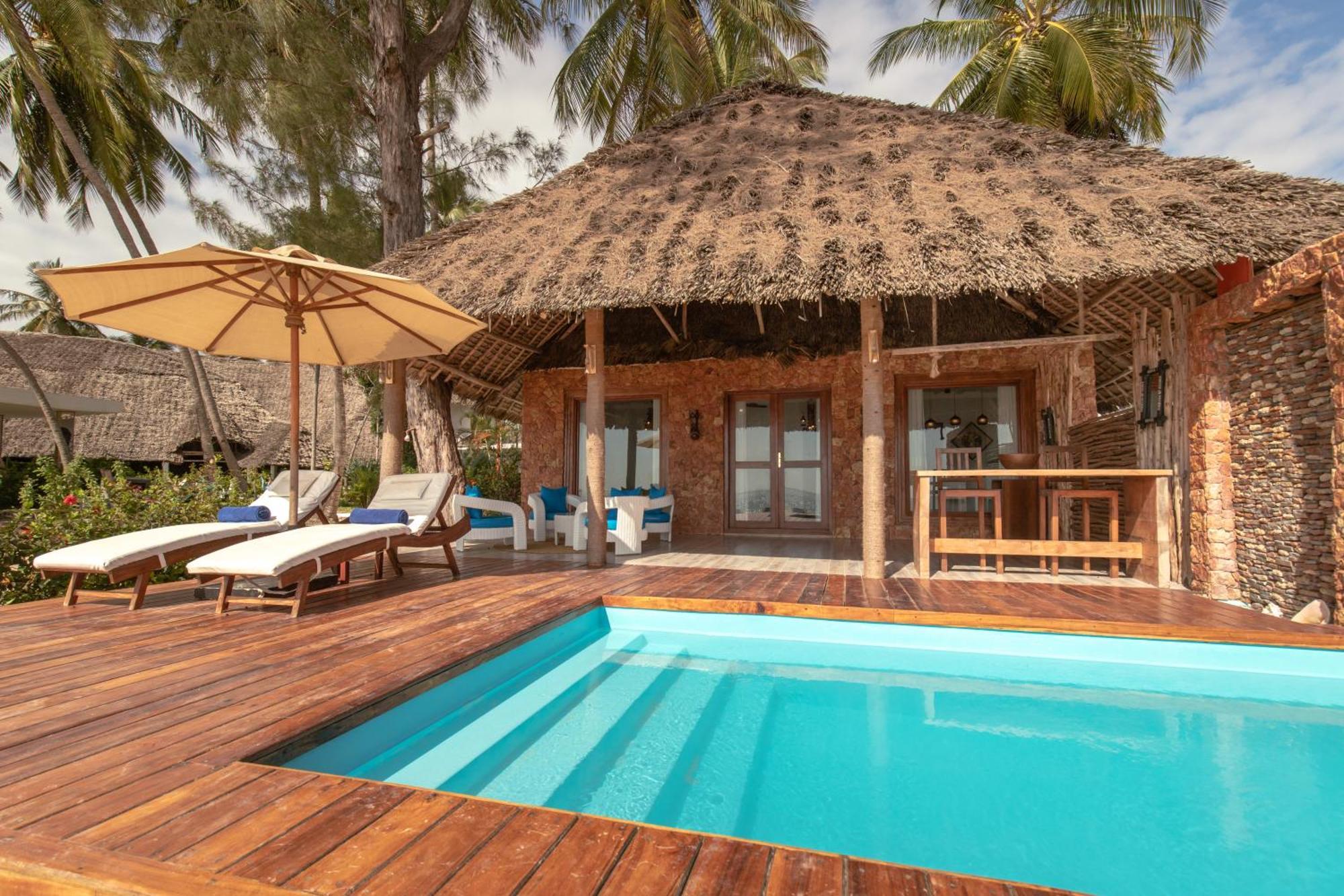 Kiwengwa Beach Resort Exterior photo A pool villa at the resort