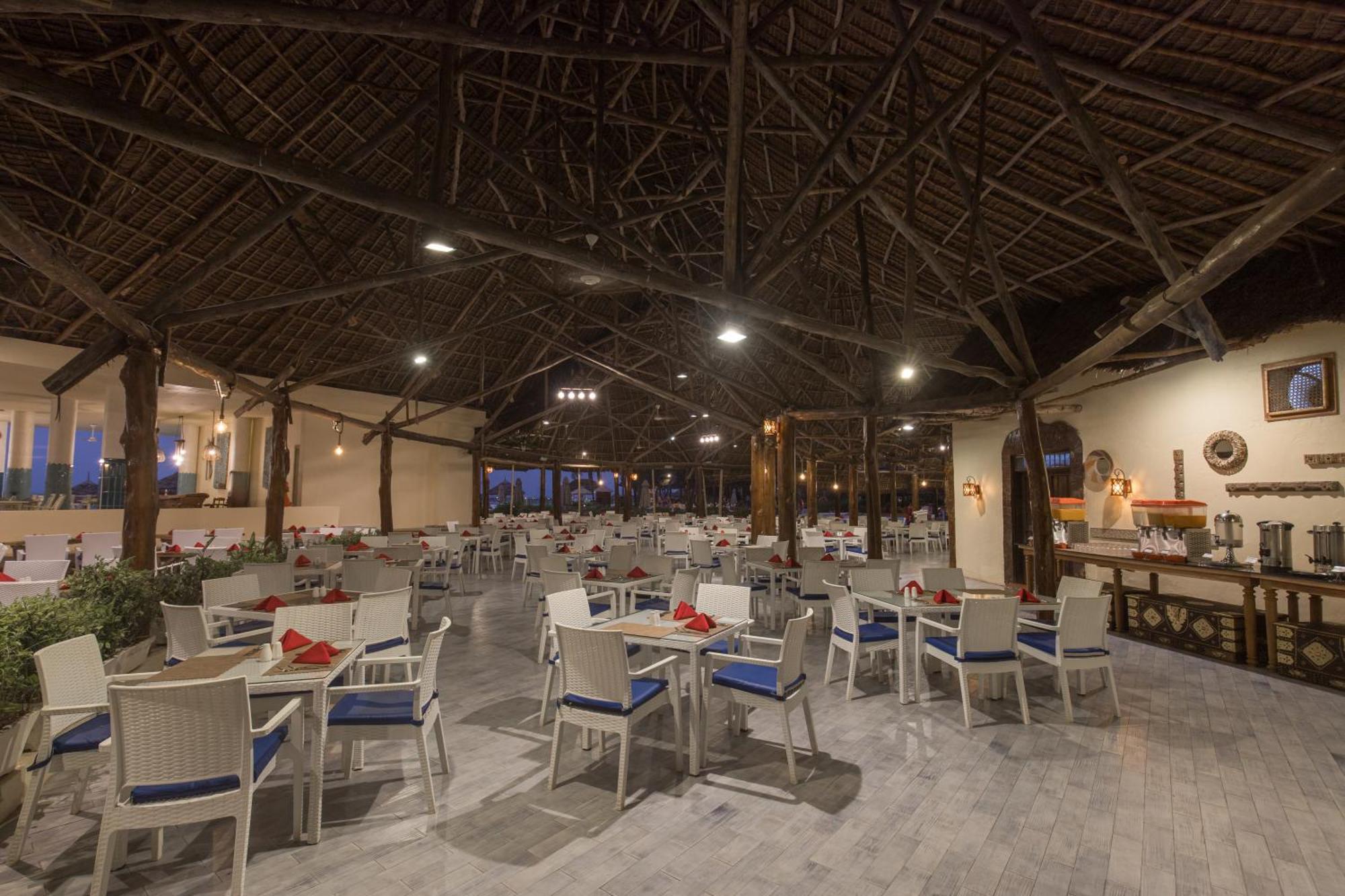 Kiwengwa Beach Resort Exterior photo The interior of the restaurant