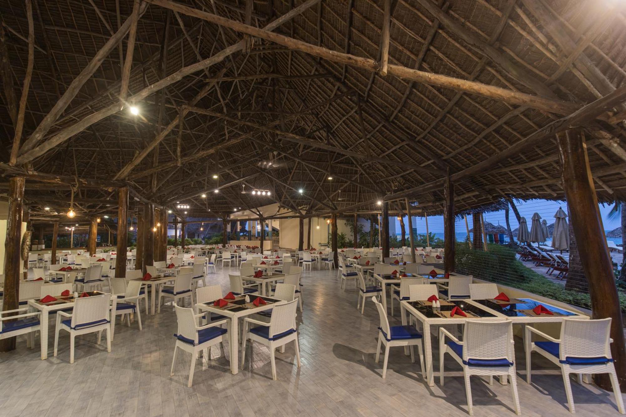 Kiwengwa Beach Resort Exterior photo The interior of the restaurant